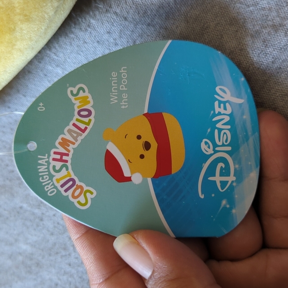 Squishmallows 8" Disney Holiday Winnie the Pooh - Picture 7 of 9